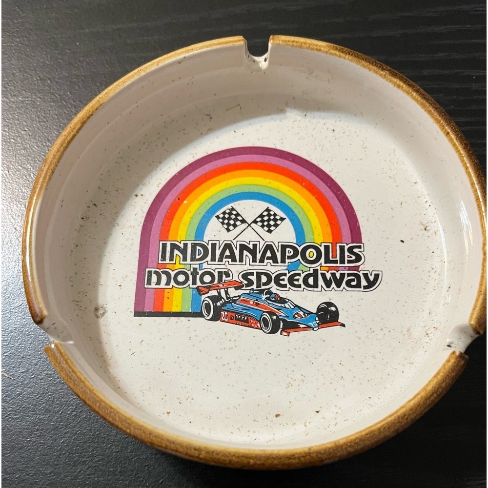 Excellent condition Indy motor speedway ashtray